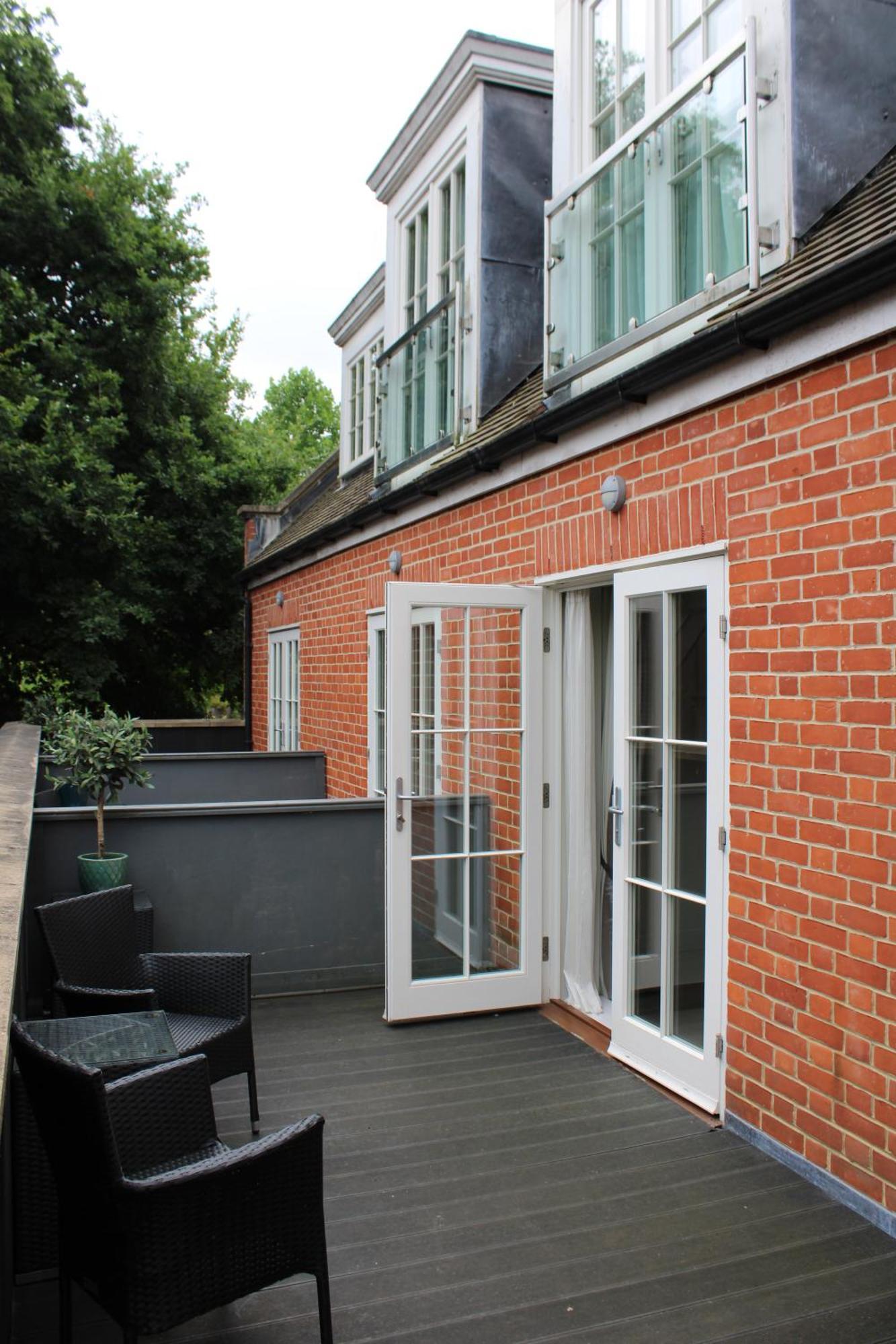 One Warwick Park Hotel Royal Tunbridge Wells Exterior photo